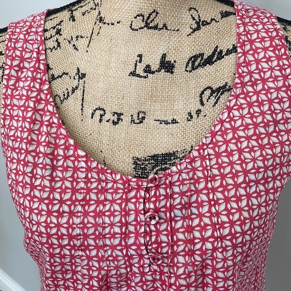 Lightweight Eddie Bauer tank. Size XS - Picture 4 of 9